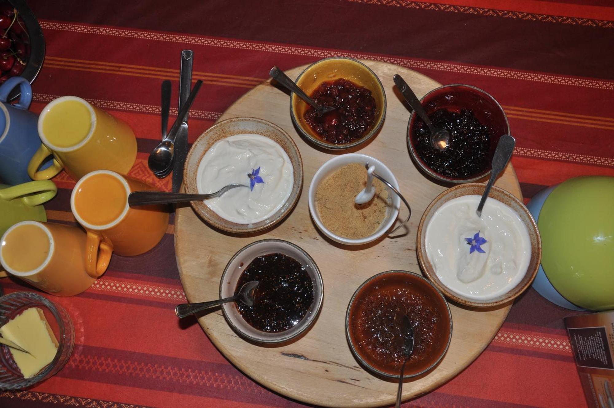 La Source, Vegetarian Guest House Chabeuil Buitenkant foto