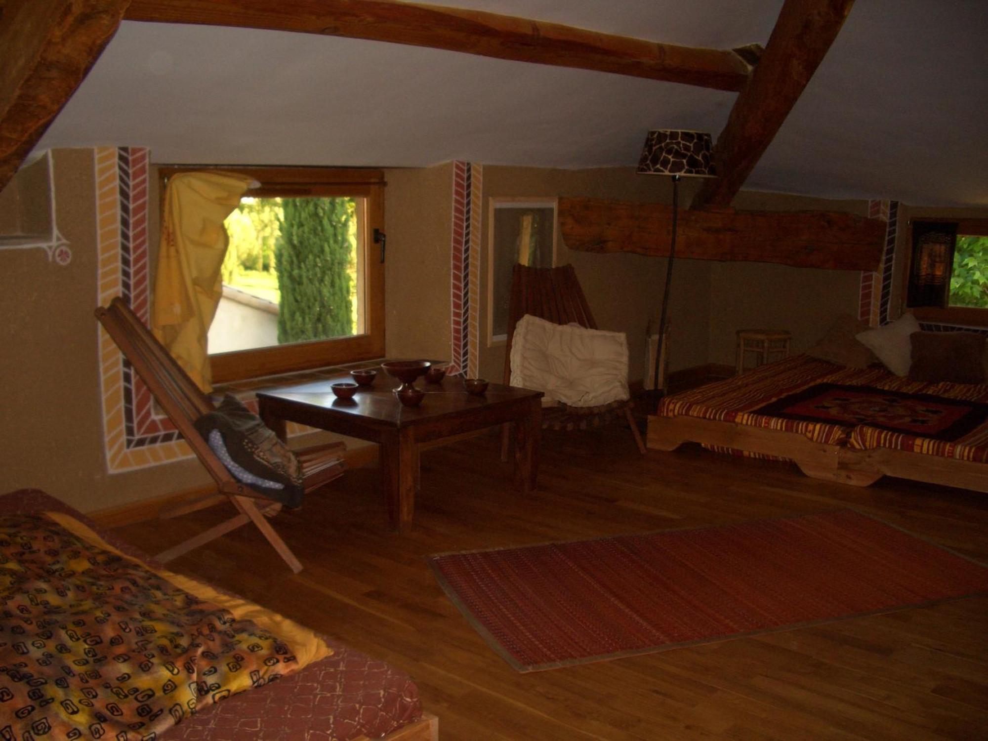 La Source, Vegetarian Guest House Chabeuil Buitenkant foto