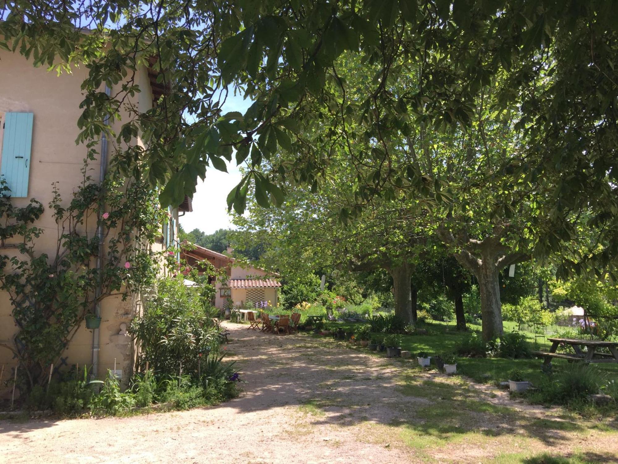 La Source, Vegetarian Guest House Chabeuil Buitenkant foto